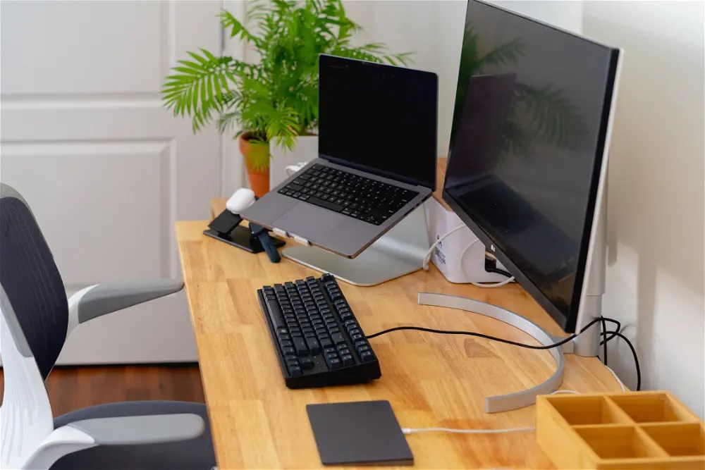 Elevating Your Workspace: Must-Have Tech Accessories for Your Home Office